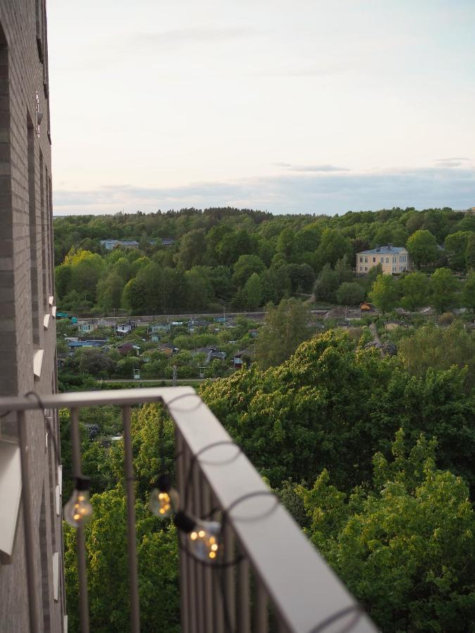 Candy-Colored Two-Room Condo With Sweet Views Хельсинки Экстерьер фото