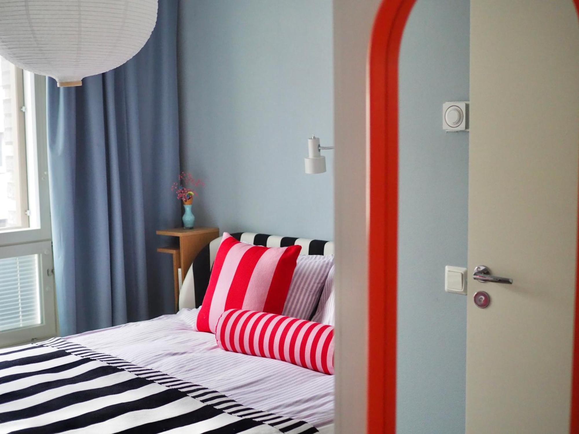 Candy-Colored Two-Room Condo With Sweet Views Хельсинки Экстерьер фото